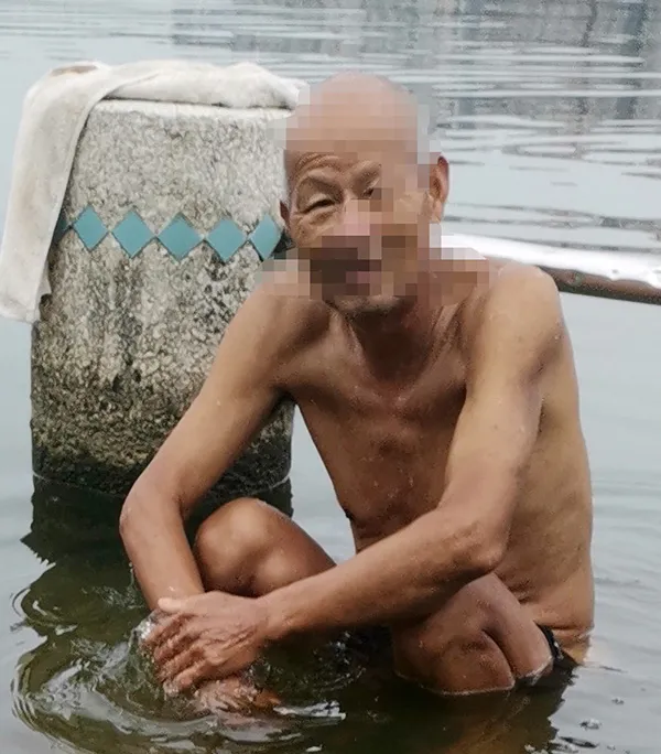 SWIM-P-126