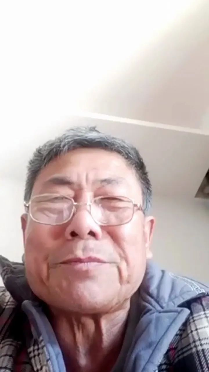 CHAT-V-693
