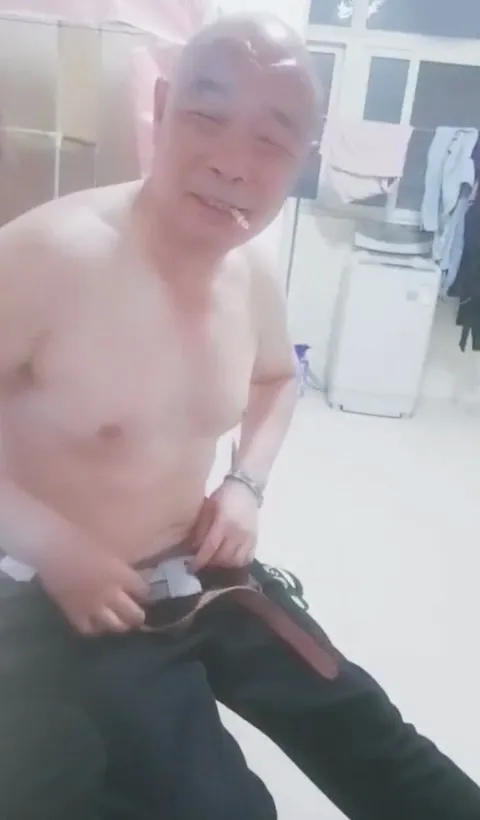 DADDY-V-225