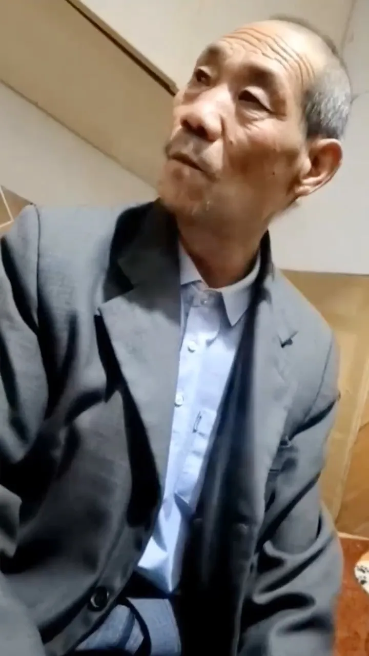 DADDY-V-256