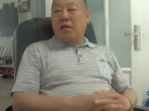 CHAT-V-975