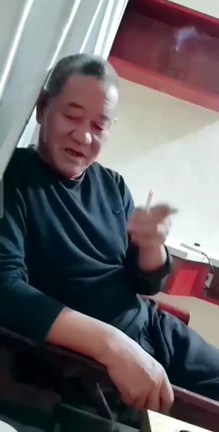 DADDY-V-412