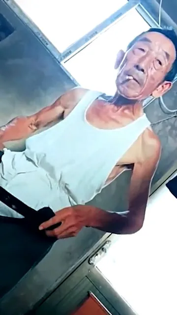 DADDY-V-402