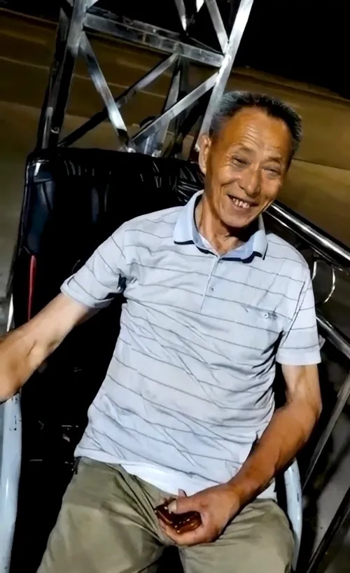 DADDY-V-670