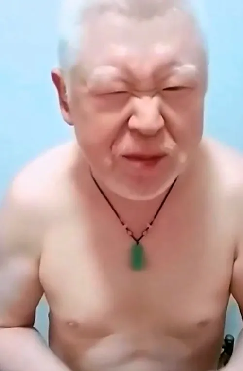 DADDY-V-697