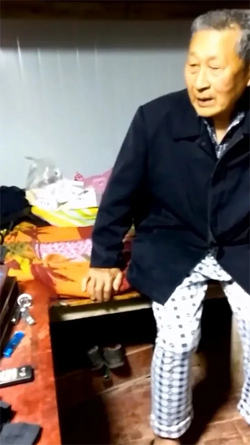 DADDY-V-696