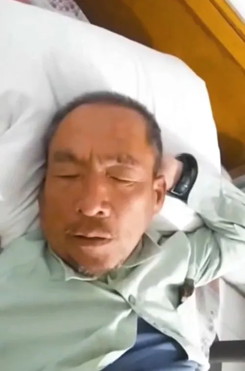 DADDY-V-700