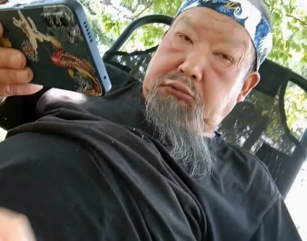 DADDY-V-711