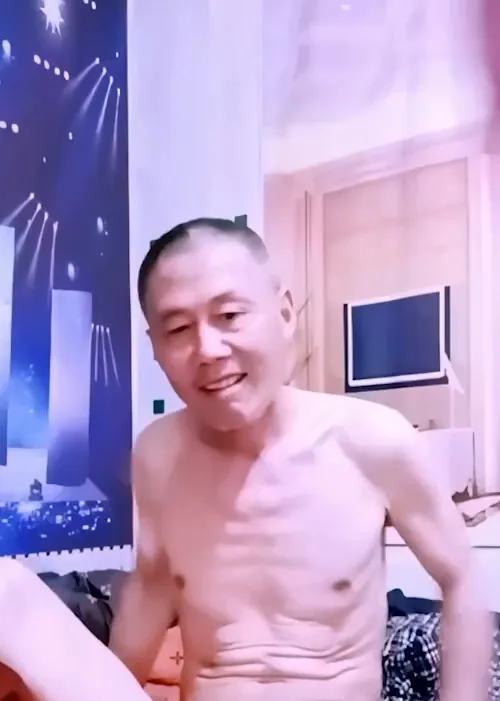 DADDY-V-713