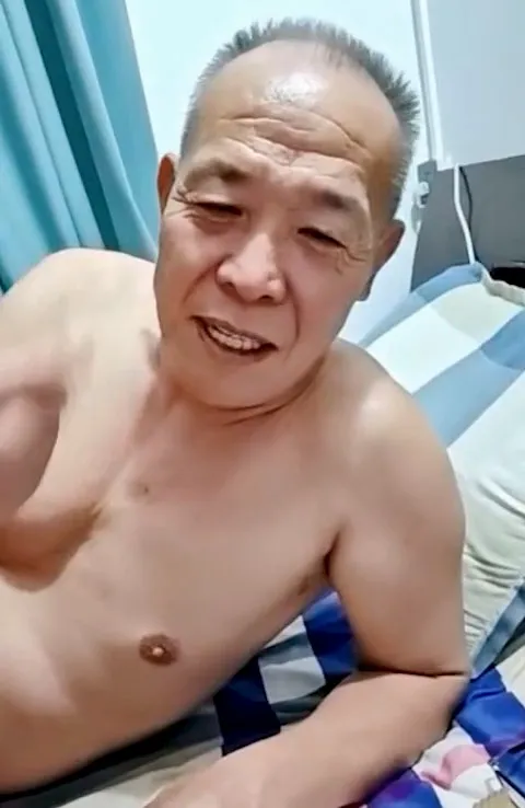 DADDY-V-739