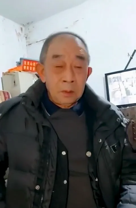 DADDY-V-749