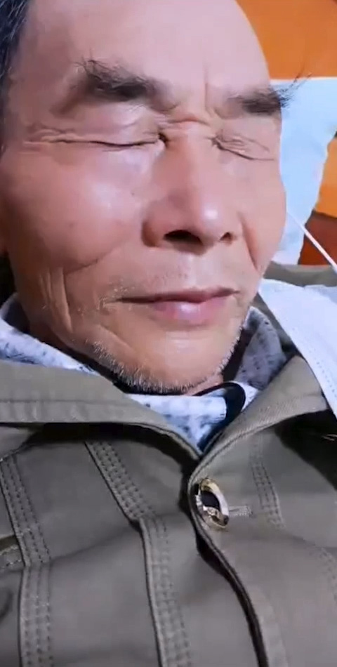 DADDY-V-815
