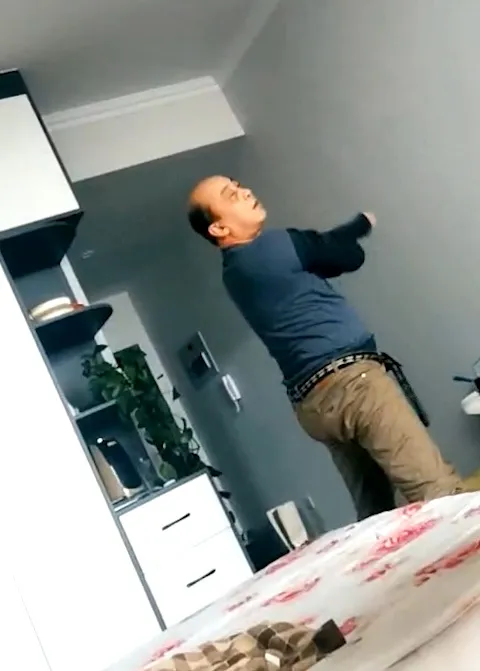DADDY-V-895
