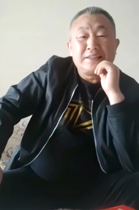 CHAT-V-2437