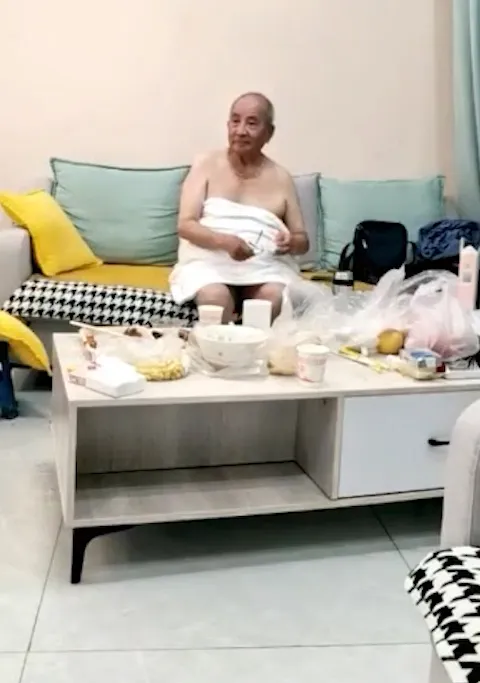DADDY-V-1043