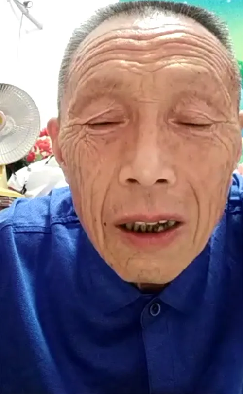 CHAT-V-2558