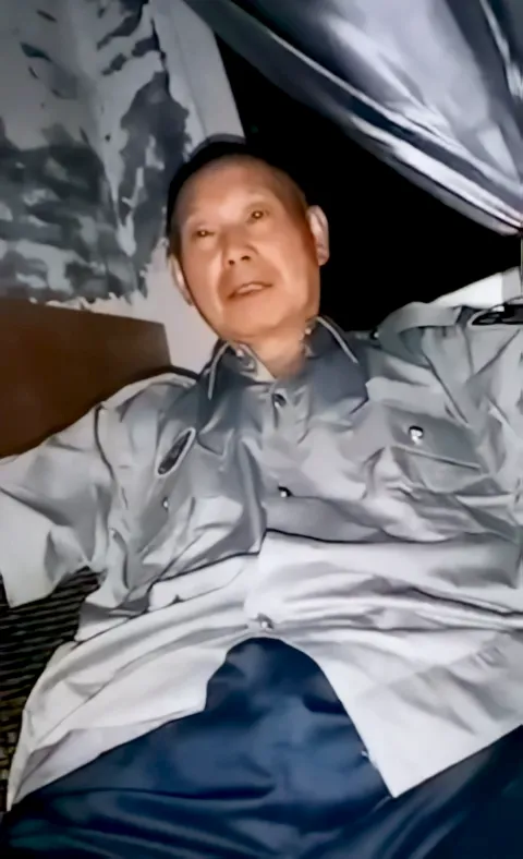 DADDY-V-1096